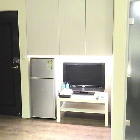 Inn Taichung Hostel Extérieur photo