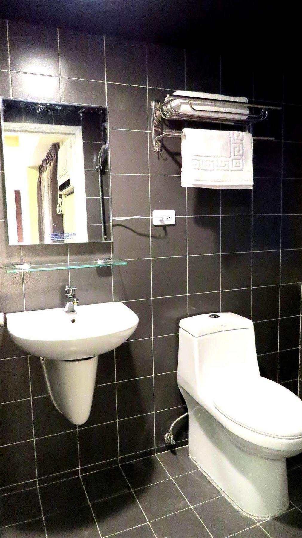 Inn Taichung Hostel Extérieur photo